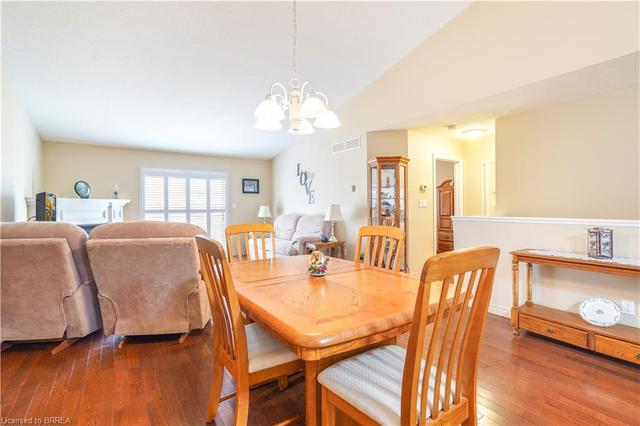 24 - 35 Cobden Crt, House attached with 2 bedrooms, 2 bathrooms and 2 parking in Brantford ON | Image 6