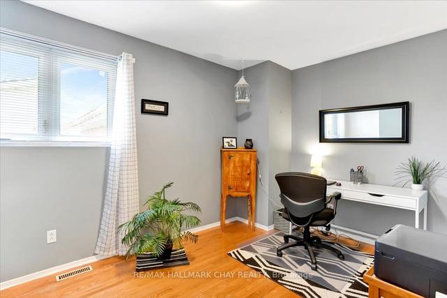 32 Cynthia Ct, House detached with 3 bedrooms, 2 bathrooms and 3 parking in Barrie ON | Image 7