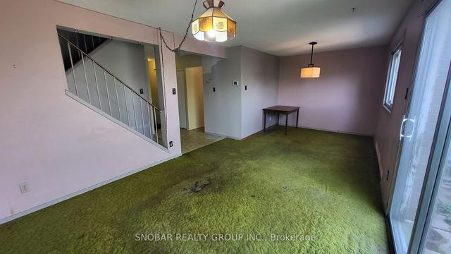 11 Jason Sq, House attached with 3 bedrooms, 2 bathrooms and 2 parking in Brampton ON | Image 22