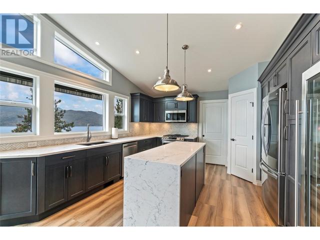 3949 Desert Pines Ave, House detached with 4 bedrooms, 3 bathrooms and 2 parking in Peachland BC | Image 8