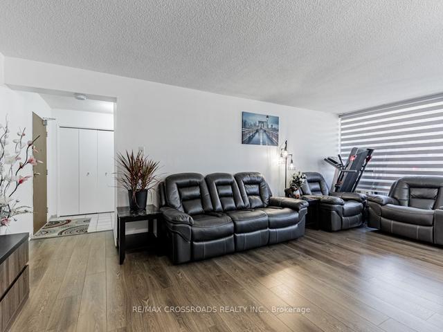 111 - 20 Sunrise Ave, Condo with 3 bedrooms, 2 bathrooms and 1 parking in Toronto ON | Image 5