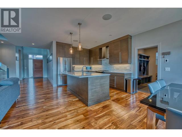280 Quilchena Dr, House detached with 6 bedrooms, 3 bathrooms and 3 parking in Kelowna BC | Image 32