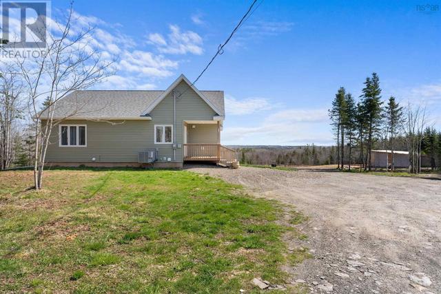12071 Highway 215, House detached with 3 bedrooms, 2 bathrooms and null parking in East Hants NS | Image 2