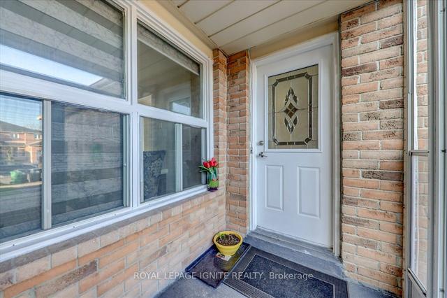 33 Ebby Ave, House semidetached with 3 bedrooms, 4 bathrooms and 3 parking in Brampton ON | Image 35