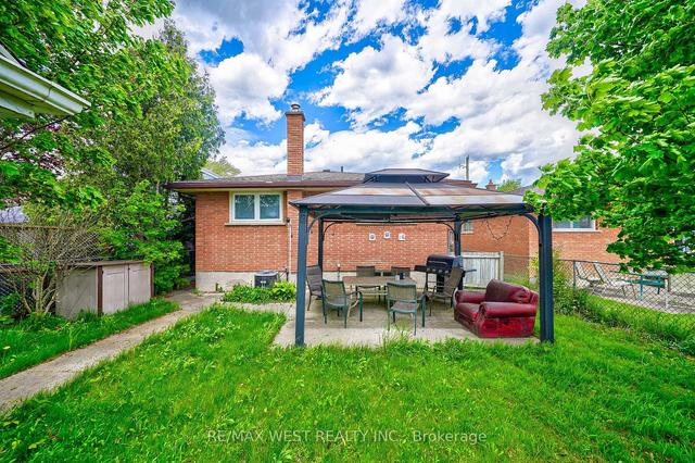 25 Cumming St, House detached with 3 bedrooms, 2 bathrooms and 3 parking in St. Catharines ON | Image 35