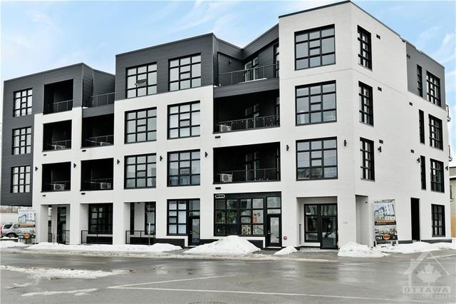203 - 101 Pinhey Street, Condo with 2 bedrooms, 1 bathrooms and null parking in Ottawa ON | Image 1