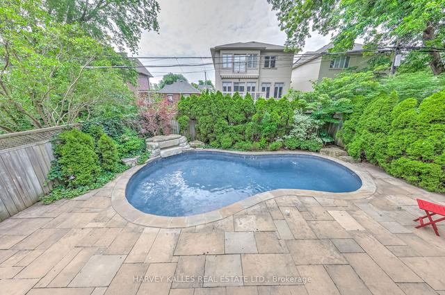 523 Douglas Ave, House detached with 4 bedrooms, 5 bathrooms and 6 parking in Toronto ON | Image 32