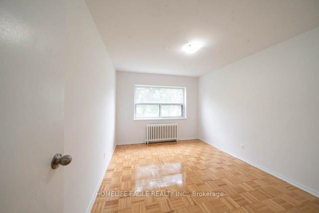 21 - 2035 Prospect St, Condo with 2 bedrooms, 1 bathrooms and 4 parking in Burlington ON | Image 2