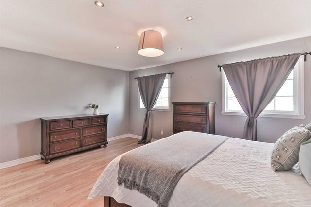 58 Del Francesco Way, House semidetached with 4 bedrooms, 4 bathrooms and 5 parking in Vaughan ON | Image 11