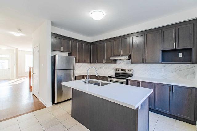 151 Decast Cres, House attached with 3 bedrooms, 3 bathrooms and 3 parking in Markham ON | Image 18
