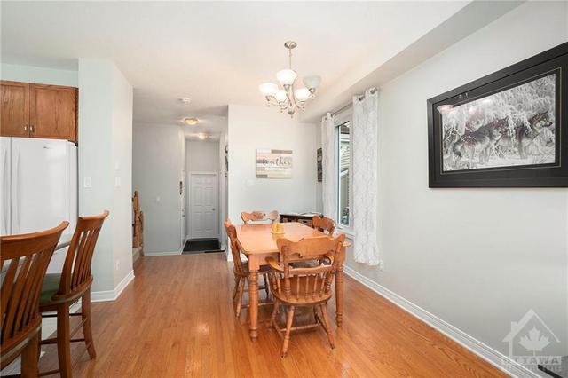 531 Devonwood Cir, Townhouse with 3 bedrooms, 3 bathrooms and 3 parking in Ottawa ON | Image 6