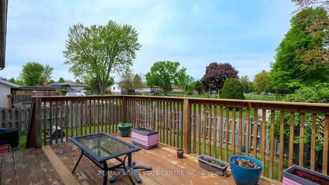 38 Brush Cres, House detached with 3 bedrooms, 2 bathrooms and 6 parking in Amherstburg ON | Image 18