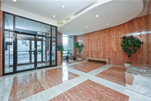 Tiled front lobby | Image 5