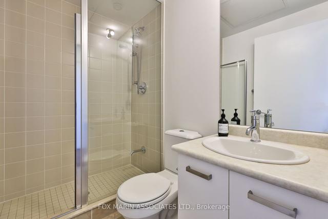 3410 - 832 Bay St, Condo with 3 bedrooms, 2 bathrooms and 1 parking in Toronto ON | Image 24