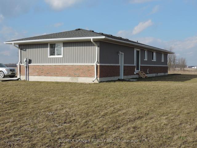 2206 Oil Vw Rd, House detached with 2 bedrooms, 1 bathrooms and 7 parking in Enniskillen ON | Image 24