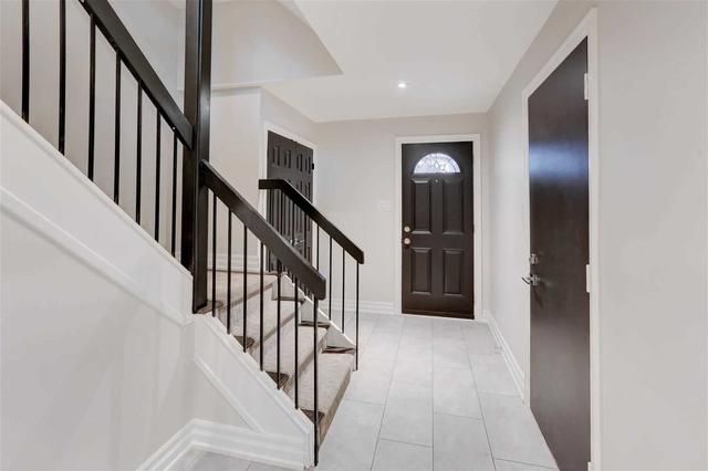 39 - 1060 Walden Cir, Townhouse with 3 bedrooms, 3 bathrooms and 2 parking in Mississauga ON | Image 12