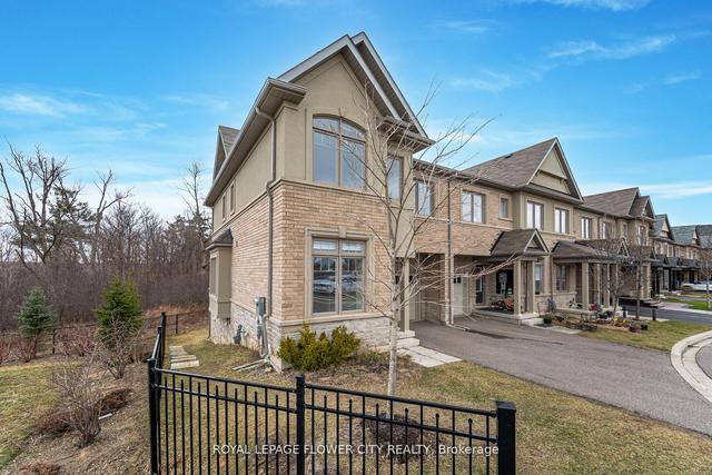 49 Oliana Wy, House attached with 3 bedrooms, 4 bathrooms and 2 parking in Brampton ON | Image 12