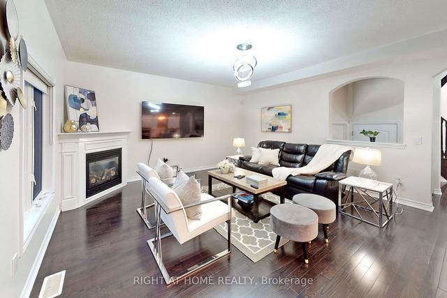 56 Mistletoe Pl, House detached with 5 bedrooms, 5 bathrooms and 4 parking in Brampton ON | Image 6