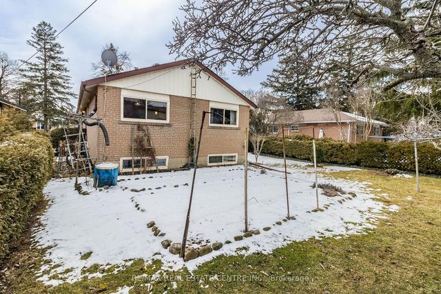 37 Cotman Cres, House detached with 3 bedrooms, 2 bathrooms and 3 parking in Toronto ON | Image 33