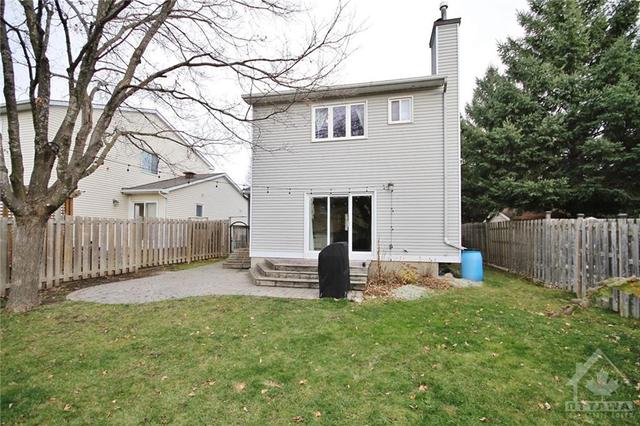 32 Flanders St, House detached with 3 bedrooms, 3 bathrooms and 5 parking in Ottawa ON | Image 25