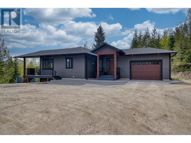 6600 Park Hill Rd Ne, House detached with 5 bedrooms, 3 bathrooms and 7 parking in Salmon Arm BC | Image 1