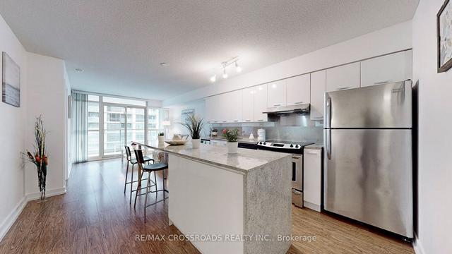 1112 - 15 Singer Ct, Condo with 1 bedrooms, 2 bathrooms and 1 parking in Toronto ON | Image 2