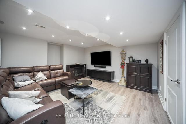43 Sungold Ct, House detached with 4 bedrooms, 4 bathrooms and 5.5 parking in Vaughan ON | Image 29