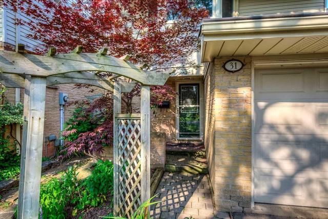 31 - 1135 Mccraney St E, Townhouse with 3 bedrooms, 2 bathrooms and 2 parking in Oakville ON | Image 2