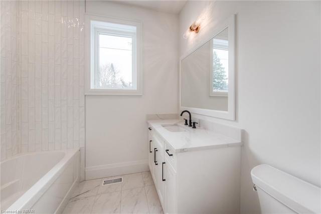 102 Dawson St, House semidetached with 3 bedrooms, 2 bathrooms and 2 parking in Waterloo ON | Image 22