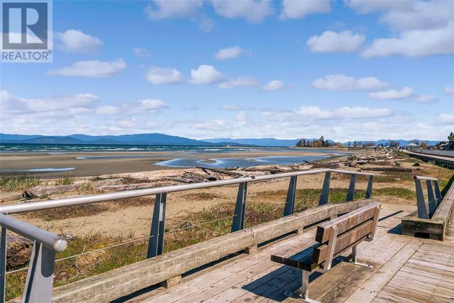 702 - 194 Beachside Dr, Condo with 2 bedrooms, 2 bathrooms and 1 parking in Parksville BC | Image 38