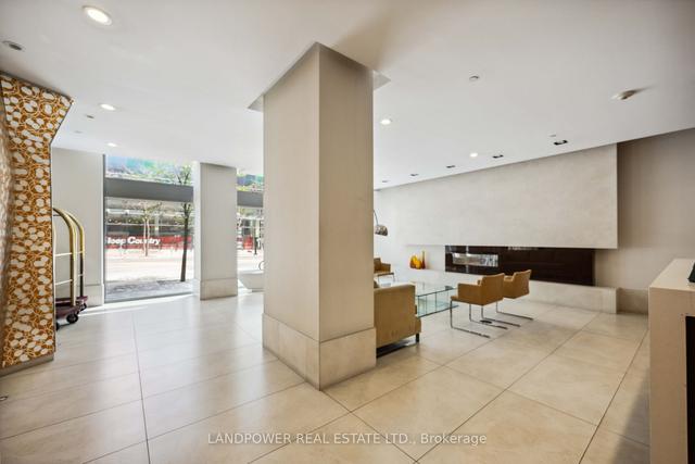 3610 - 832 Bay St, Condo with 3 bedrooms, 2 bathrooms and 1 parking in Toronto ON | Image 23
