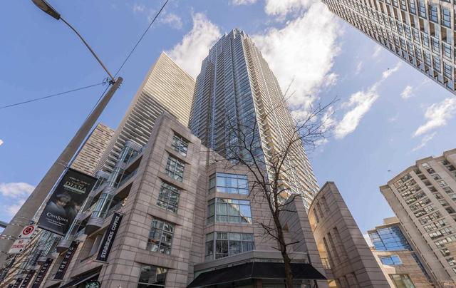 1002 - 2191 Yonge St, Condo with 2 bedrooms, 2 bathrooms and 1 parking in Toronto ON | Image 12