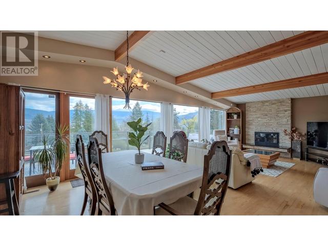 404 West Bench Dr, House detached with 4 bedrooms, 3 bathrooms and 7 parking in Okanagan Similkameen F BC | Image 13