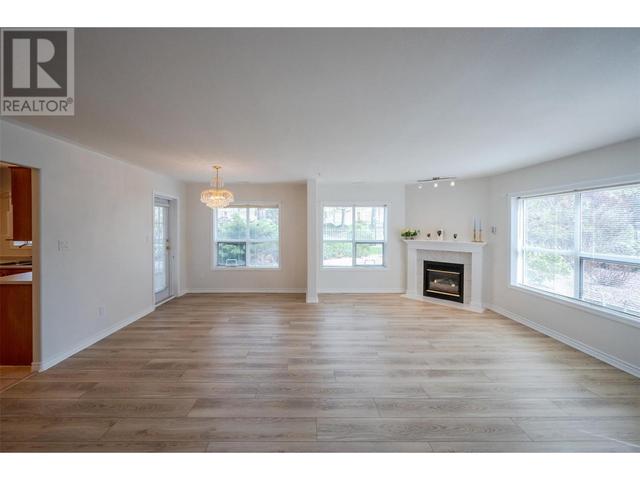 106 - 2245 Atkinson St, Condo with 2 bedrooms, 2 bathrooms and 1 parking in Penticton BC | Image 6