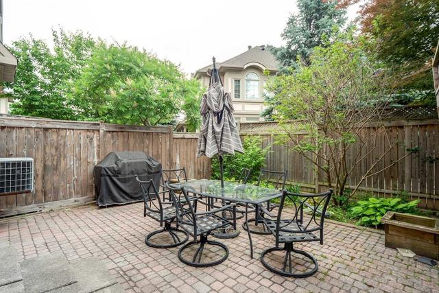 128 Kingsbridge Cir, House attached with 3 bedrooms, 3 bathrooms and 3 parking in Vaughan ON | Image 14