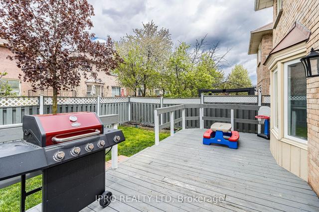 29 Cheviot Cres, House detached with 4 bedrooms, 4 bathrooms and 6 parking in Brampton ON | Image 35