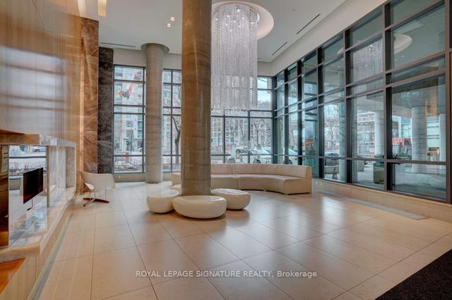 1611 - 215 Fort York Blvd, Condo with 2 bedrooms, 1 bathrooms and 1 parking in Toronto ON | Image 19