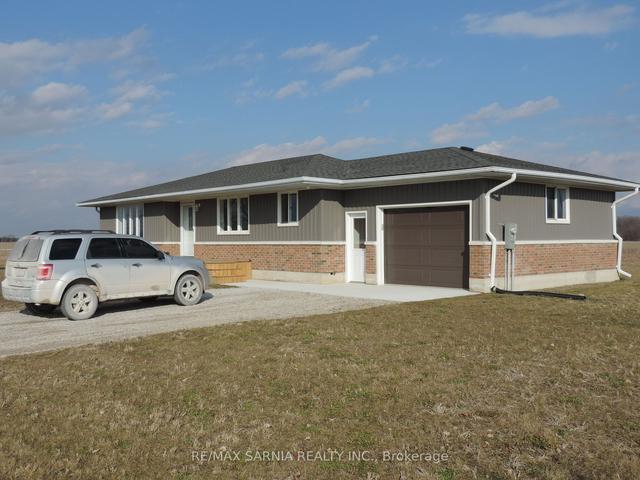 2206 Oil Vw Rd, House detached with 2 bedrooms, 1 bathrooms and 7 parking in Enniskillen ON | Image 12