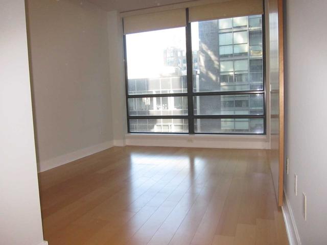 817 - 438 King St W, Condo with 2 bedrooms, 2 bathrooms and 1 parking in Toronto ON | Image 11