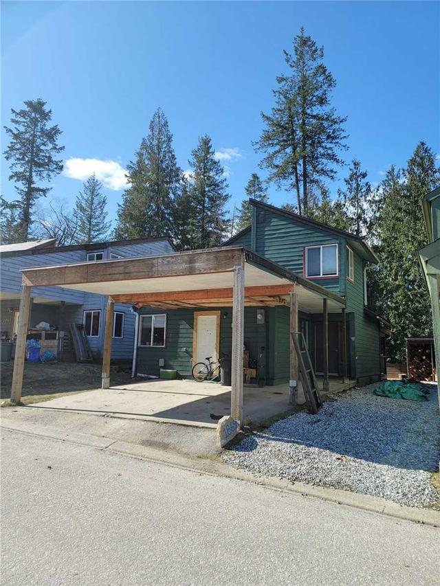 1869 Corbin Pl, House detached with 3 bedrooms, 2 bathrooms and 4 parking in Revelstoke BC | Image 1