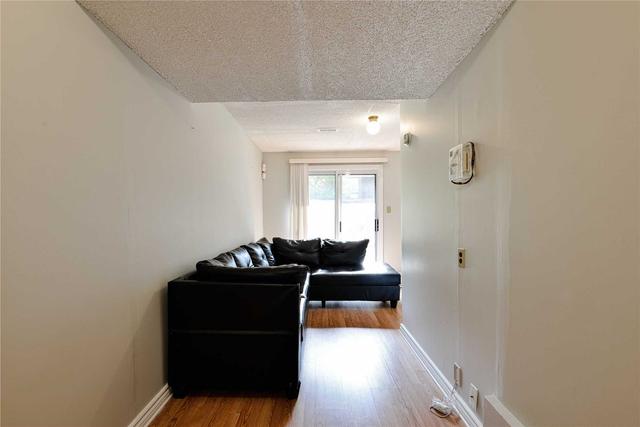 35 Carleton Pl, Townhouse with 3 bedrooms, 2 bathrooms and 2 parking in Brampton ON | Image 26