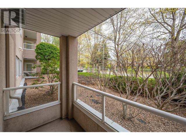 106 - 2245 Atkinson St, Condo with 2 bedrooms, 2 bathrooms and 1 parking in Penticton BC | Image 32