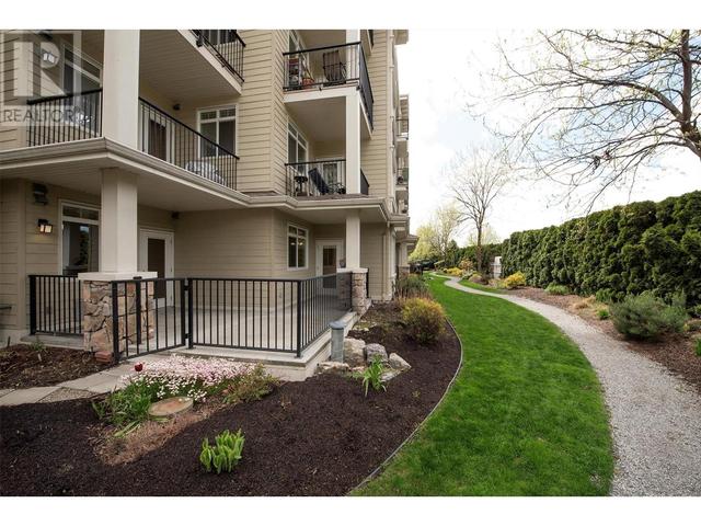 104 - 1350 Ridgeway Dr, Condo with 2 bedrooms, 2 bathrooms and 1 parking in Kelowna BC | Image 3