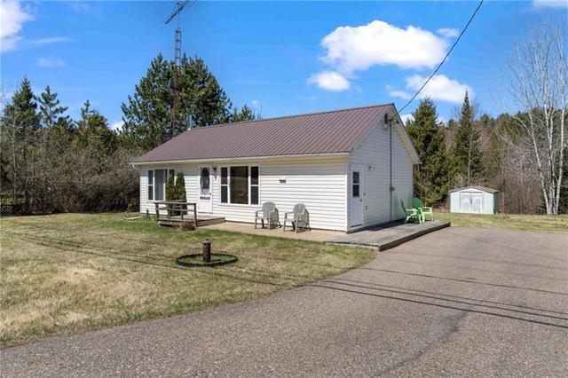 39025 Combermere Road, House detached with 3 bedrooms, 1 bathrooms and 4 parking in Madawaska Valley ON | Image 1