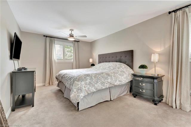 15 Childerhose Cres, House detached with 2 bedrooms, 2 bathrooms and 4 parking in Brantford ON | Image 10