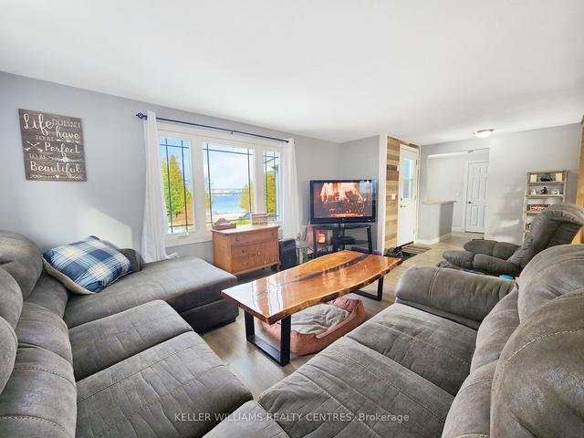 502212 Grey Rd 1, House detached with 2 bedrooms, 1 bathrooms and 13 parking in Georgian Bluffs ON | Image 2