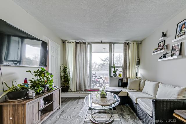215 - 100 Wingarden Ct, Condo with 2 bedrooms, 2 bathrooms and 1 parking in Toronto ON | Image 21