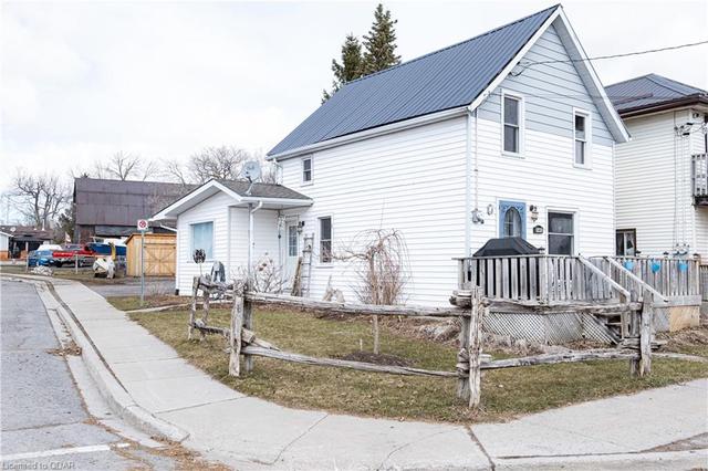141 Main St, House detached with 3 bedrooms, 1 bathrooms and null parking in Deseronto ON | Image 1