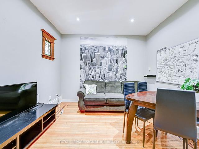 54 S Oval, House detached with 4 bedrooms, 2 bathrooms and 3 parking in Hamilton ON | Image 5