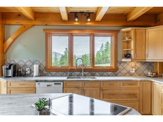 779 Sundown Lane, House detached with 3 bedrooms, 4 bathrooms and null parking in East Kootenay B BC | Image 22